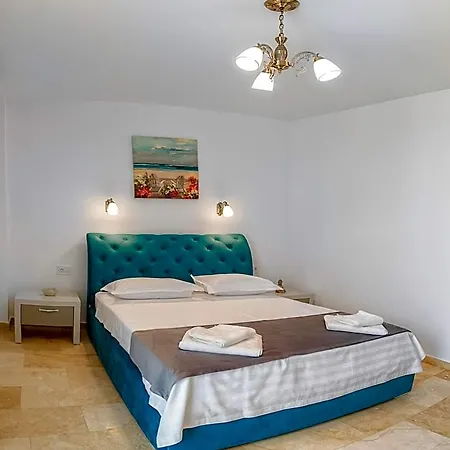 Hotel Roca Del Mar 3*