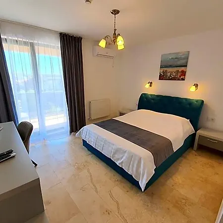 Roca Del Mar Hotel